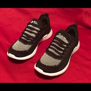 APL Techloom Breeze W Shoes Size 7.5 (US)